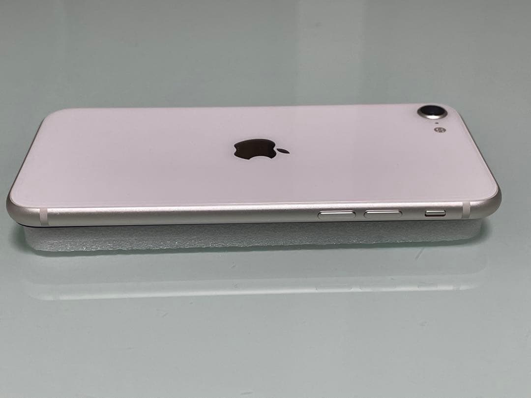 iPhone SE 第3世代 64GB スターライト バッテリー100%