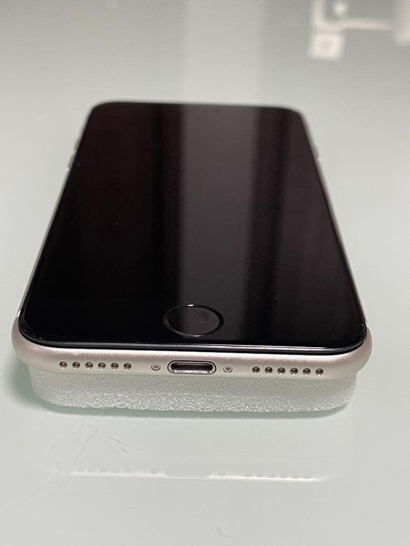 iPhone SE 第3世代 64GB スターライト バッテリー100%