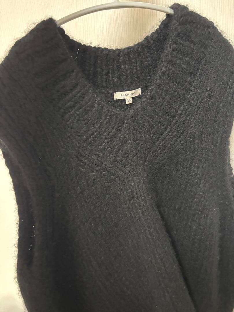 BLAMINKブラミンク38サイズ黒 ブラック カシミア100% Vネックニット