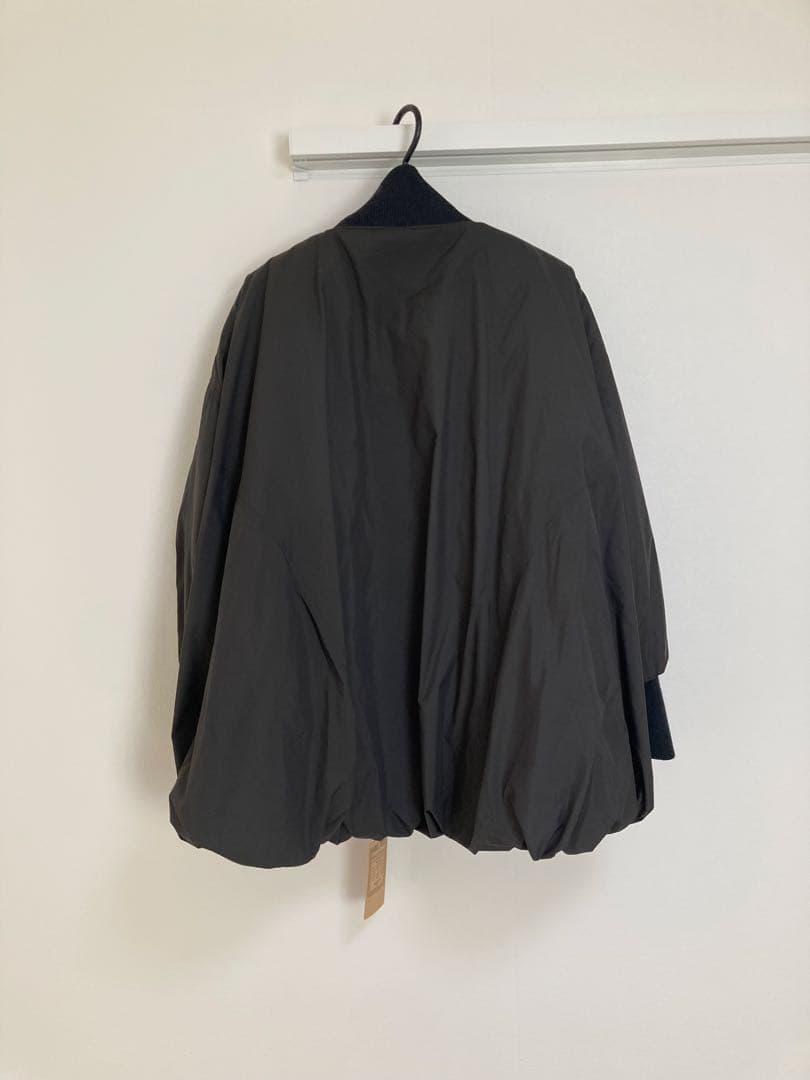 今季新品タグ付き　BEARDSLEY 中綿バルーンブルゾン　ブラック