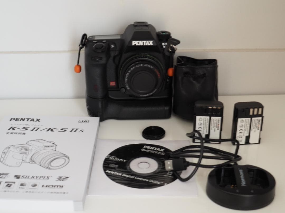 PENTAX K-5iis　バッテリーグリップと単焦点レンズセット