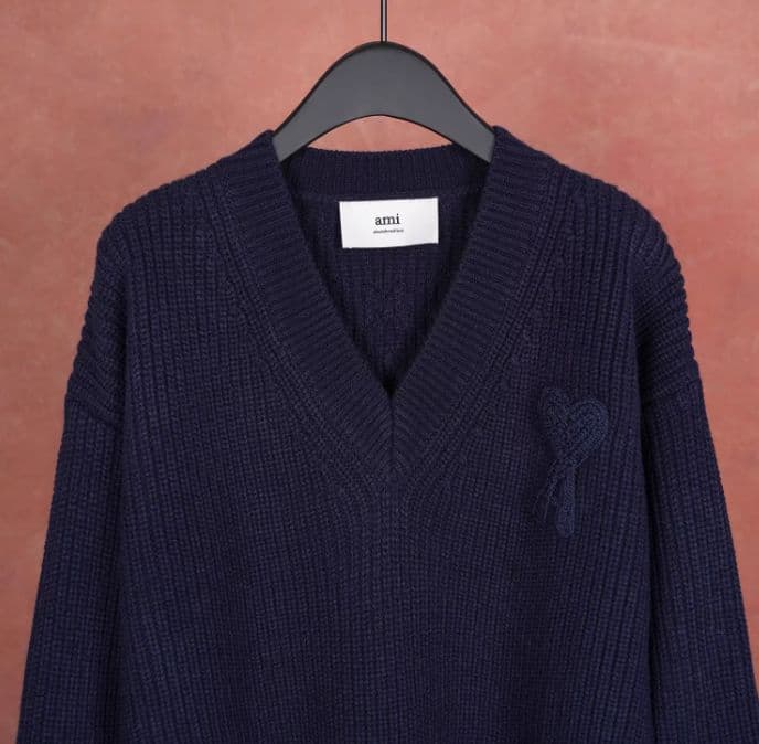 AMI PARIS Vネック ニットセーター ネイビー 秋冬 男女兼用