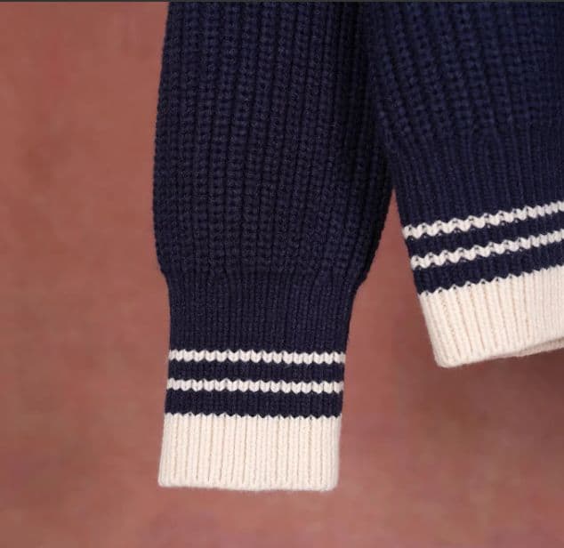 AMI PARIS Vネック ニットセーター ネイビー 秋冬 男女兼用