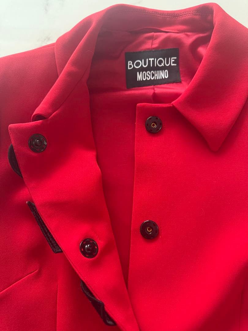 BOUTIQUE MOSCHINO 赤 テーラードジャケット