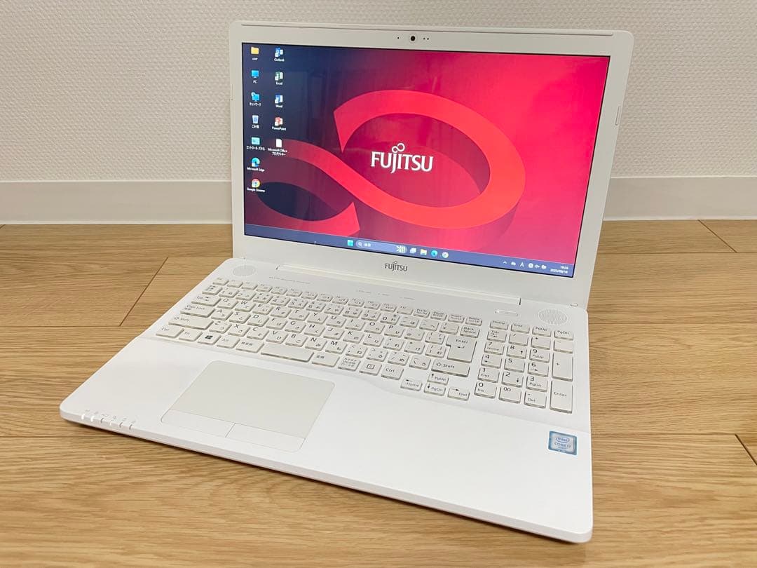 【美品】富士通 LIFEBOOK i7-6700HQ 16GB SSD256GB
