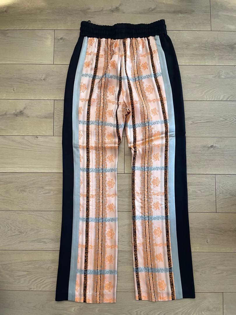 ★値下げ！2/12までの出品！美品！Mame Kurogouchiのシルクパンツ