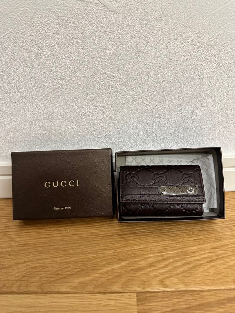 GUCCI ブラウンレザーキーケース