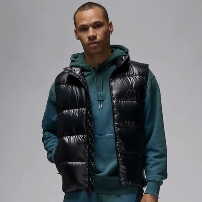 新品未使用 S ジョーダン フライト JORDAN ダウンベスト　パファー