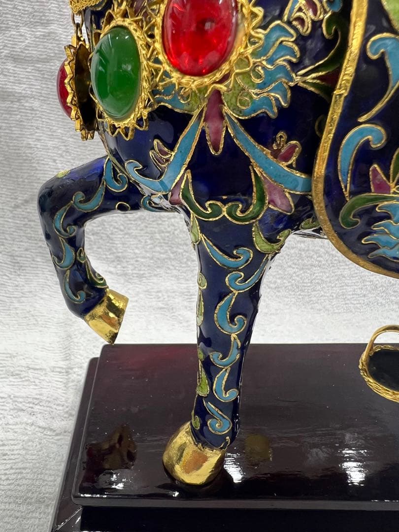中国工芸　七宝焼　馬　金工細工馬置物