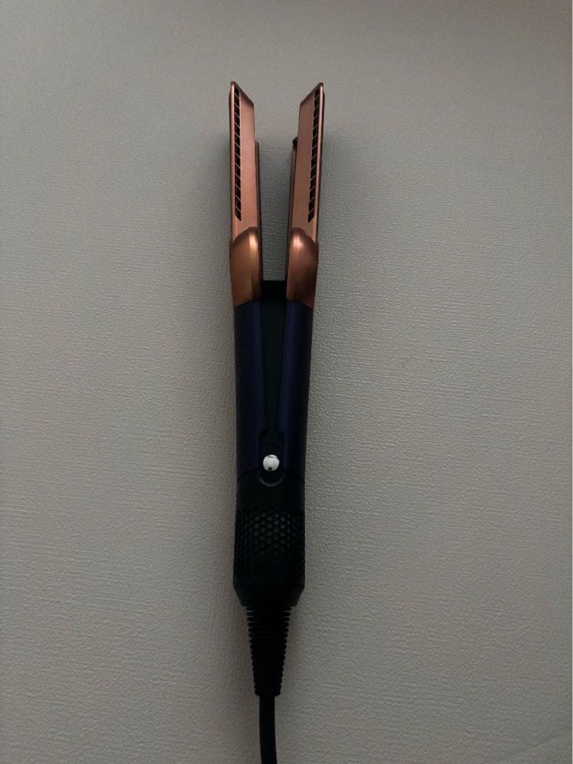 ダイソン　ドライヤー　ストレイトナー