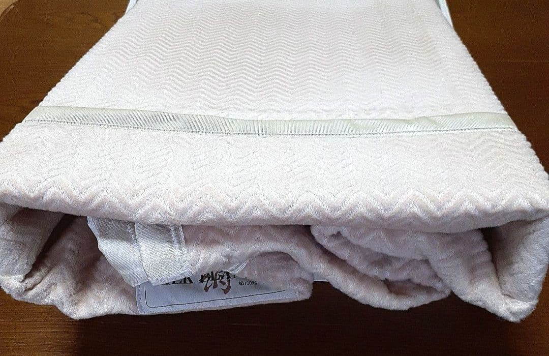 NIKKE シルク100%毛布 （シングル）新品未使用　ベージュ　日本製