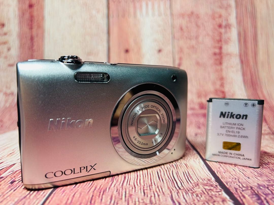Nikon ニコン COOLPIX A100 シルバー デジタル