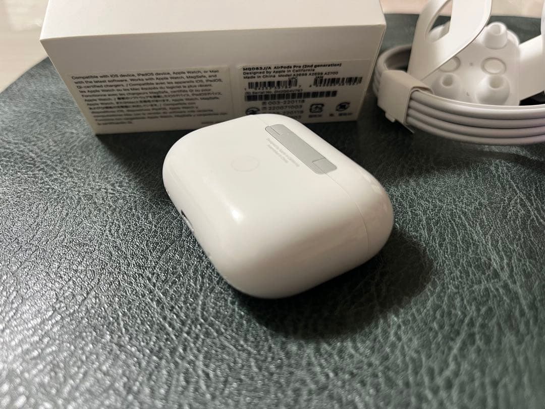 AirPods Pro 第2世代 ｜美品｜付属品完備・イヤーピース全未使用
