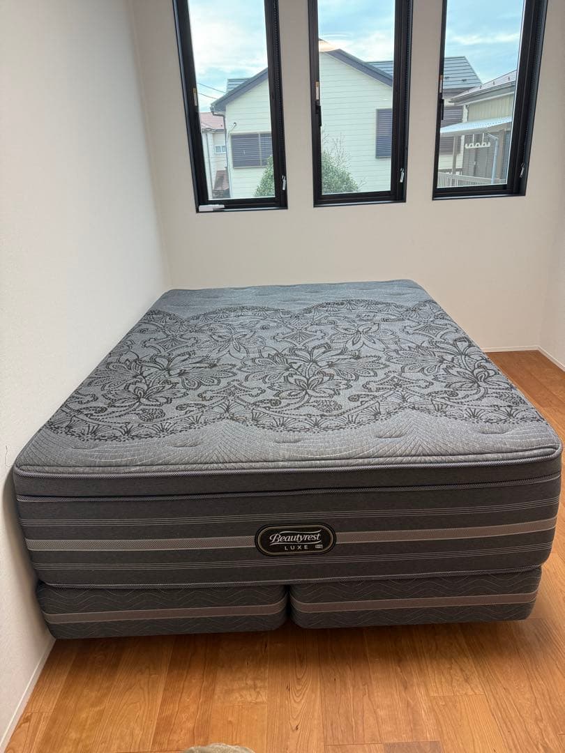 シモンズ LUXE アルティメイトピロートップ　クィーンサイズ ダブルクッション