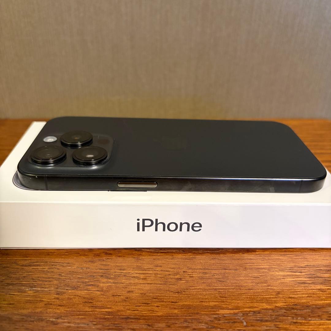 iPhone 15 Pro 128GB SIMフリー ブラックチタニウム