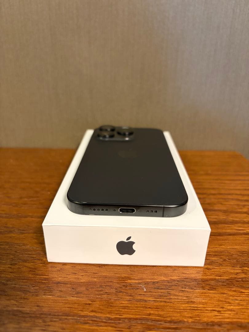 iPhone 15 Pro 128GB SIMフリー ブラックチタニウム