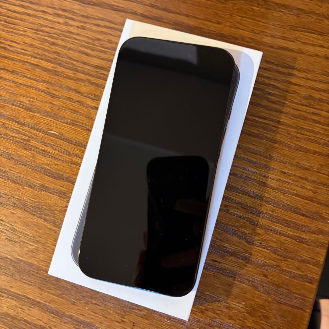 iPhone 15 Pro 128GB SIMフリー ブラックチタニウム
