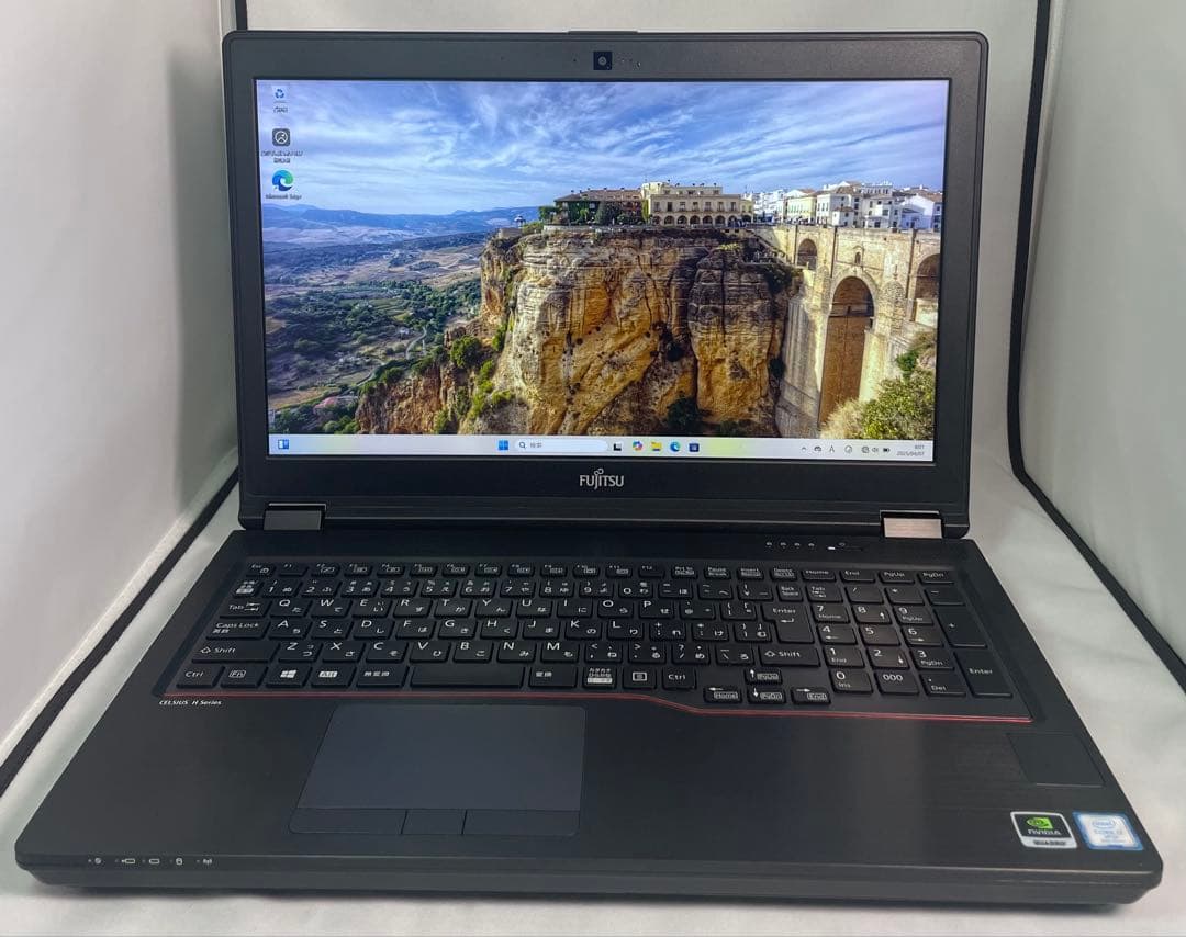 その他ノートPC本体 Fujitsu CELSIUS H780 i7-8850H 16GB P1000