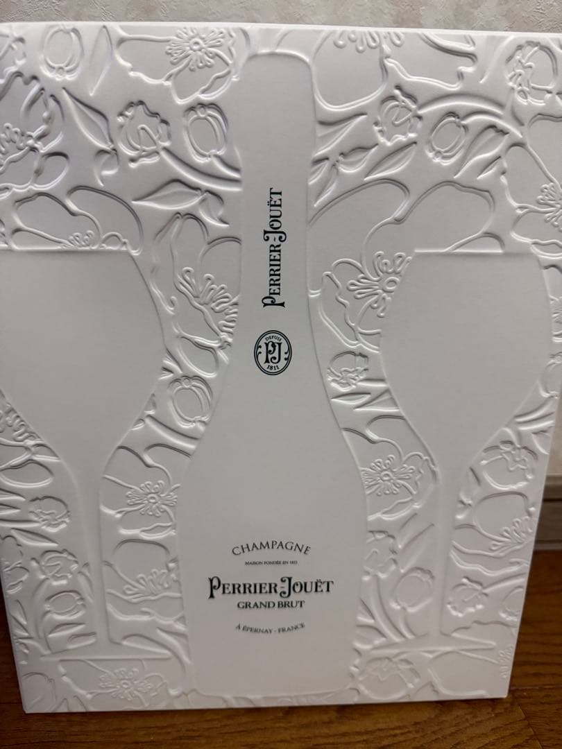 Perrier-Jouët Grand Brut シャンパン　グラス付き