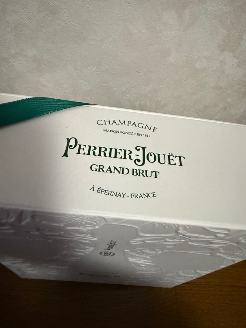Perrier-Jouët Grand Brut シャンパン　グラス付き