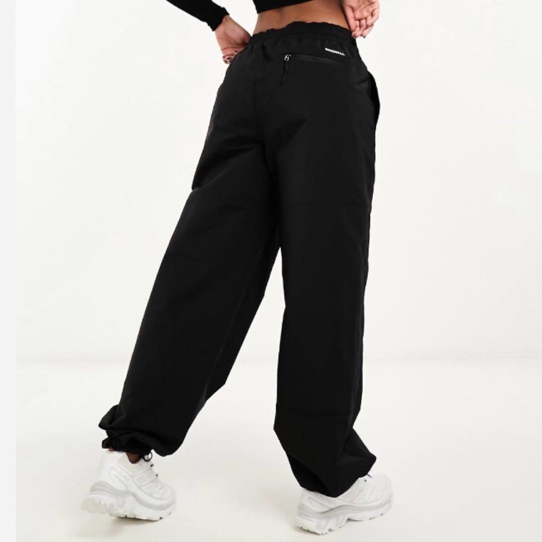 【海外限定】ノースフェイス　ウインドパンツ　刺繍　日本XXL相当　A520