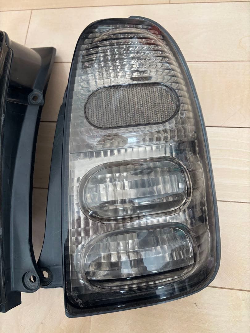 ダイハツ　ミラジーノ　L700 テールランプ　スモーク　コーキング済