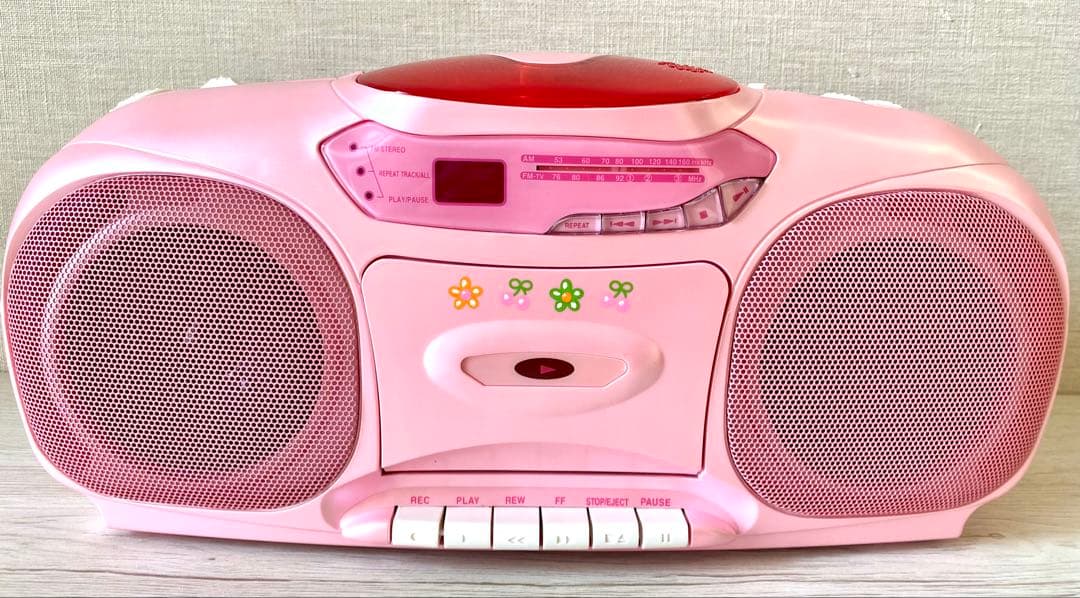 Hello Kitty ポータブルCD/ステレオラジカセ – 動作良好・美品！