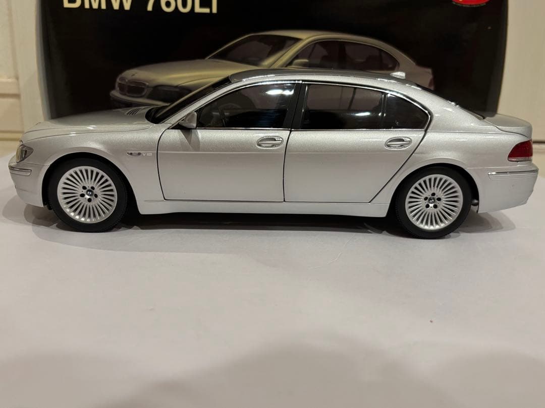 ギミックあり  760Li E66 ミニカー 京商 ディーラー別注1/18