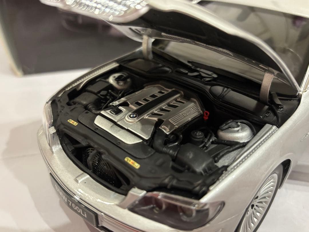 ギミックあり  760Li E66 ミニカー 京商 ディーラー別注1/18