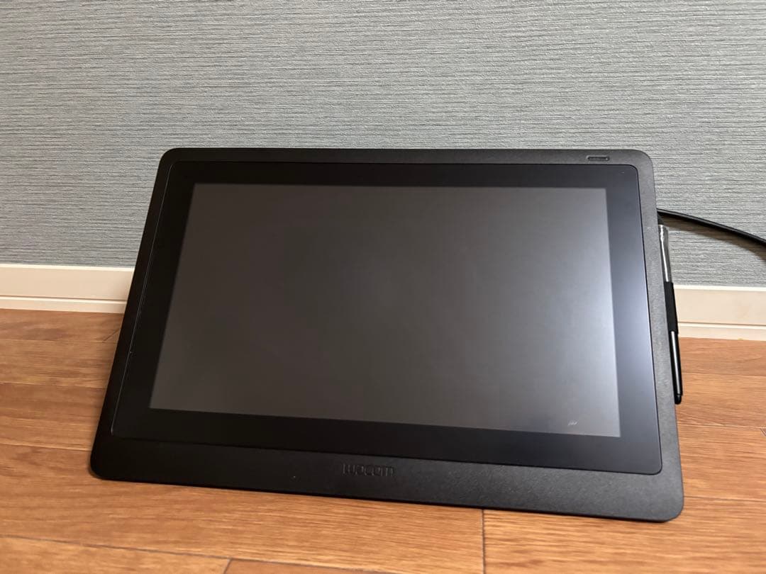 【ほぼ新品】新年セールWacom 大型ディスプレイフィルムペンタブレット