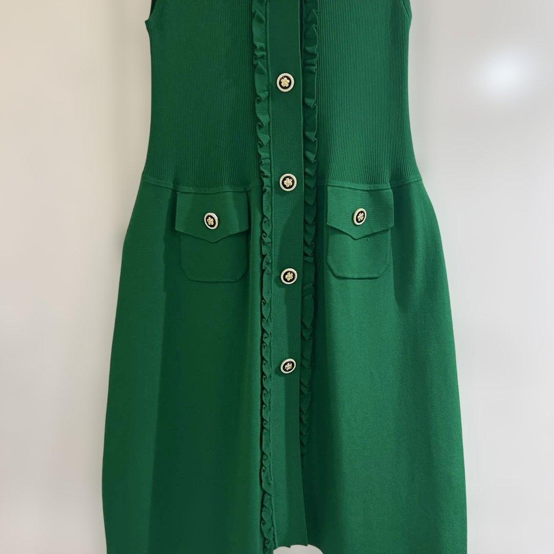 ベスト　スーパービューティー　グリーン系　クリスマスカラー　M 9号　新品未使用