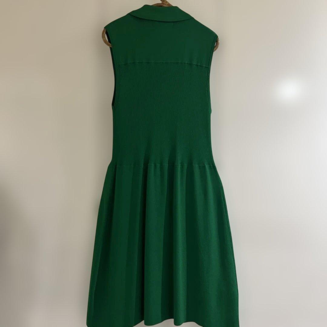 ベスト　スーパービューティー　グリーン系　クリスマスカラー　M 9号　新品未使用