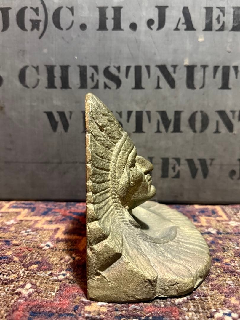 Indian Bookend／single