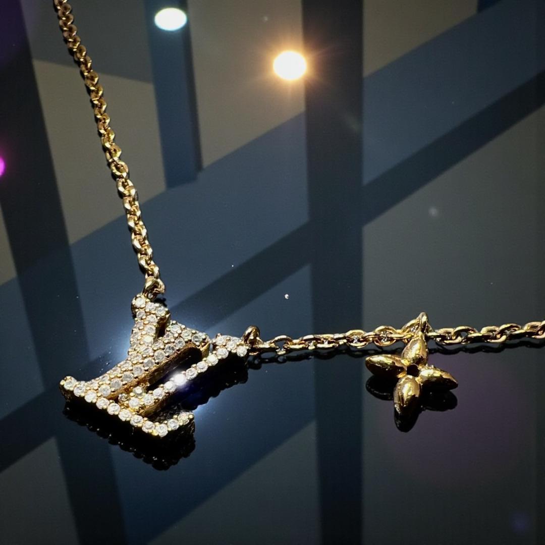 正規品＆極美品‼️ ルイヴィトン コリエ・ＬＶ アイコニック ネックレス