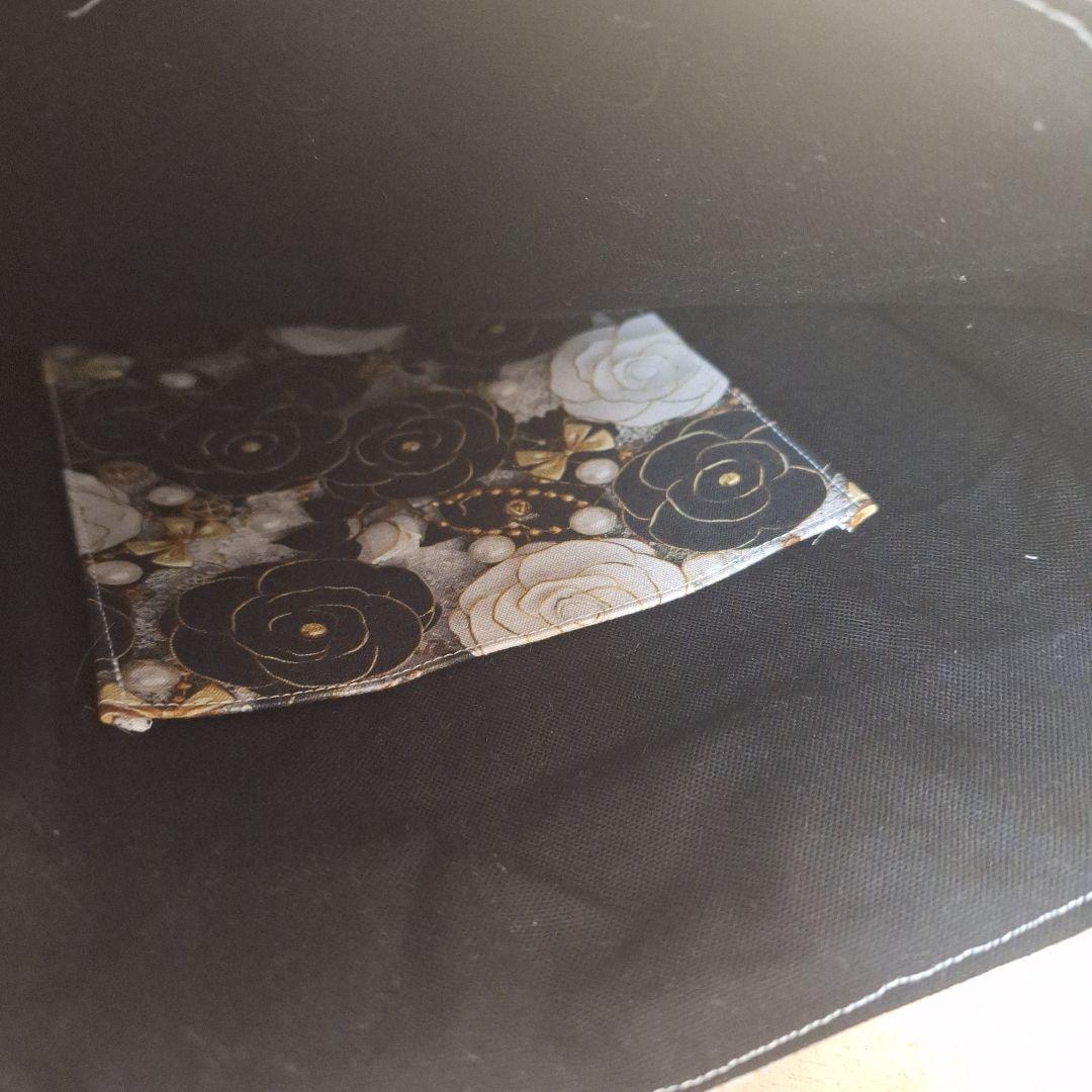 可愛いパネル生地　ハンドメイド　まちなしバッグ　ポーチ