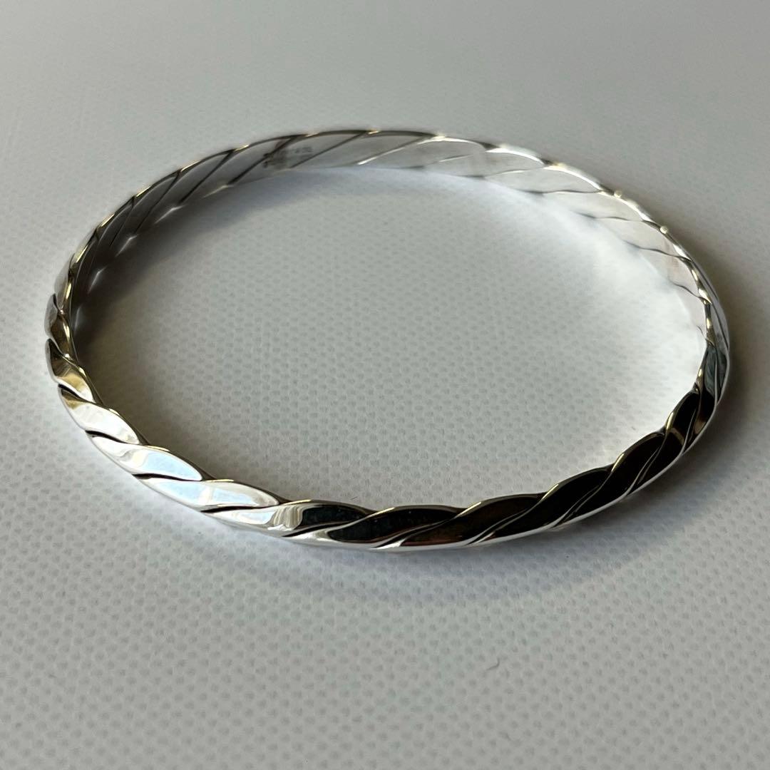 TIFFANY&Co. ナイフエッジ ツイスト シルバーバングル