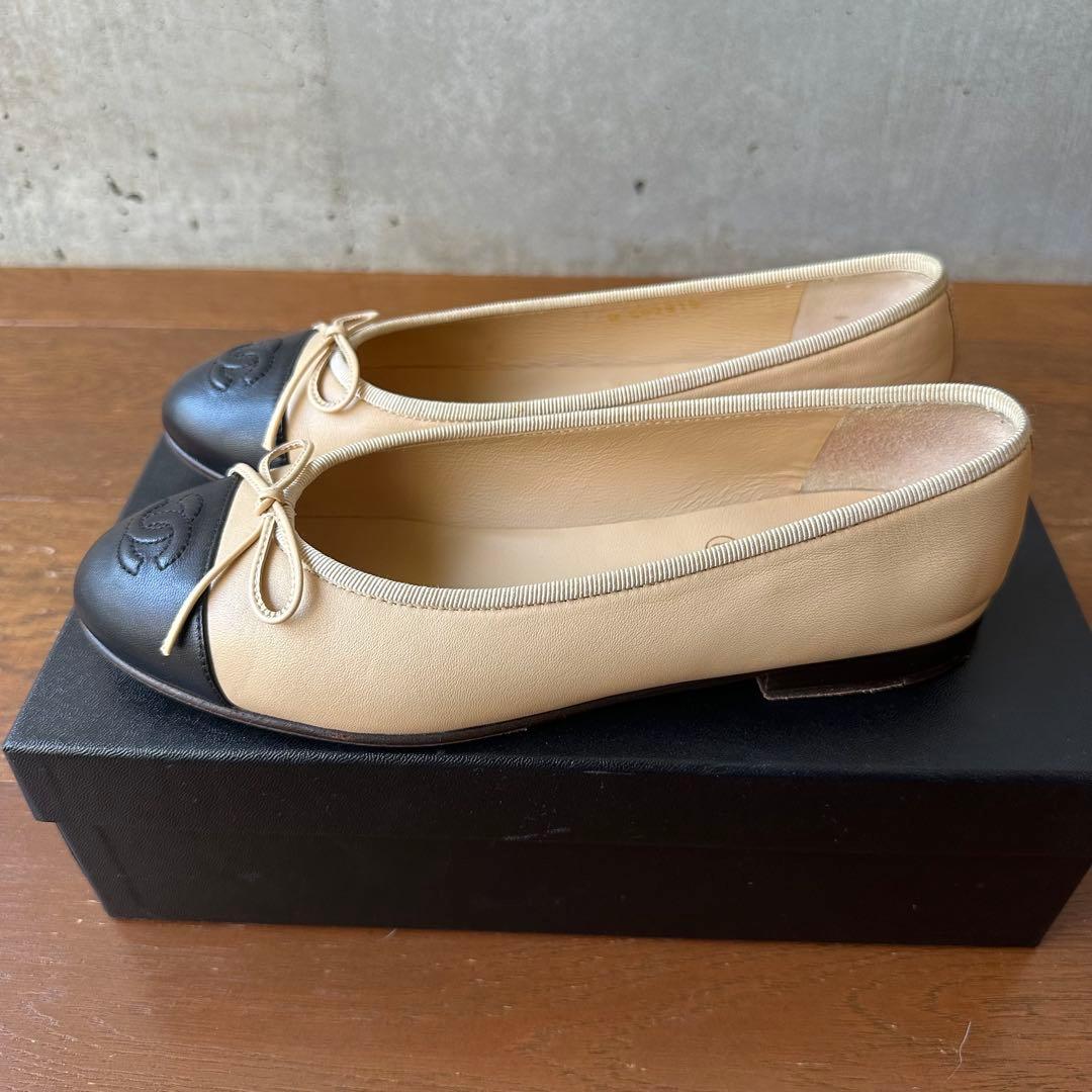 【送料込み】CHANEL フラットシューズ ベージュ/ブラック 36.5