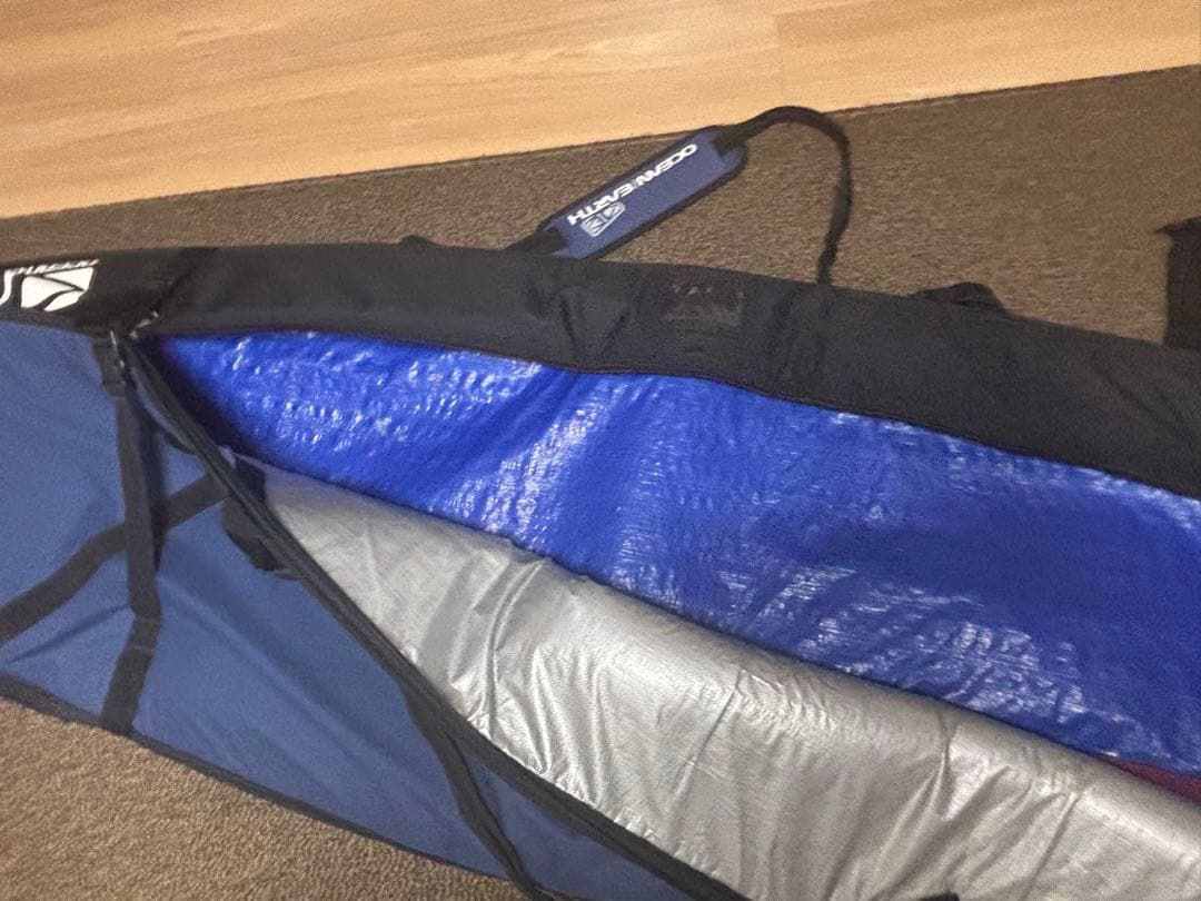 ★送料無料・美品★お洒落　オーシャンアース　サーフボードハードケース　2枚　収納