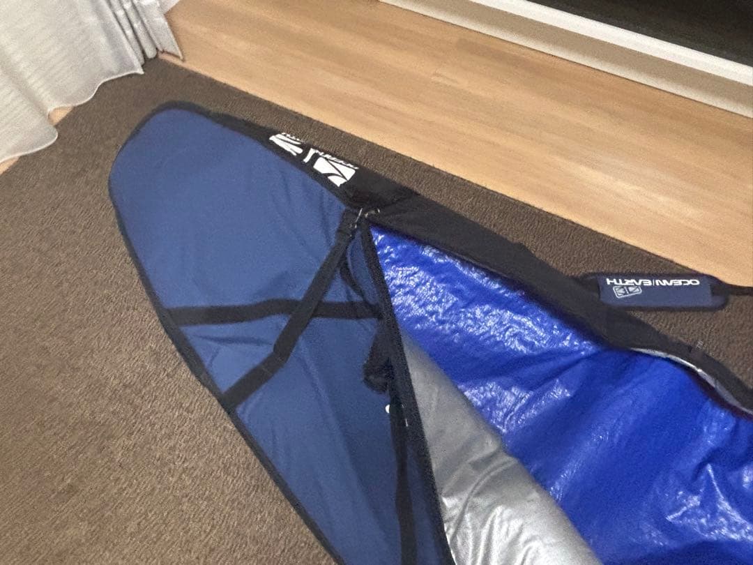 ★送料無料・美品★お洒落　オーシャンアース　サーフボードハードケース　2枚　収納