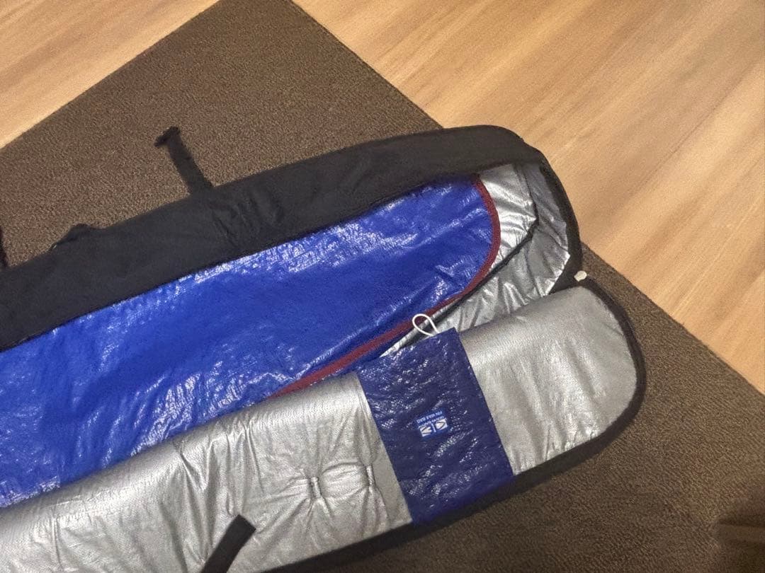 ★送料無料・美品★お洒落　オーシャンアース　サーフボードハードケース　2枚　収納