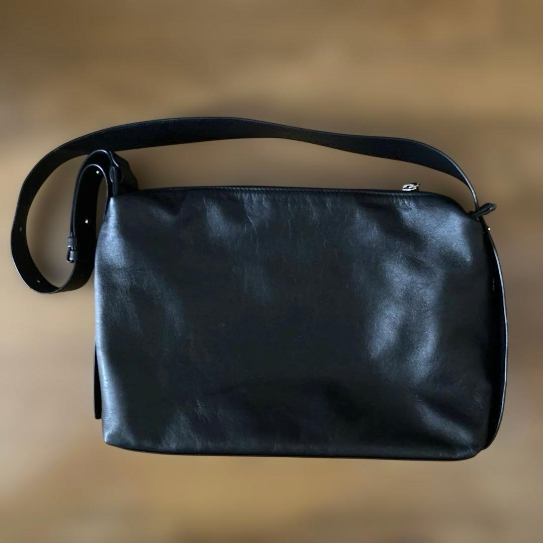 イアパピヨネ　ショルダーバッグ