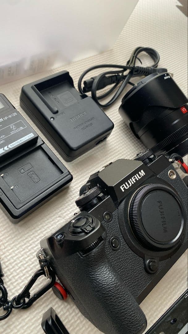 デジタルカメラ FUJIFILM XH 1 + VILTOX 1.4 33MM AF