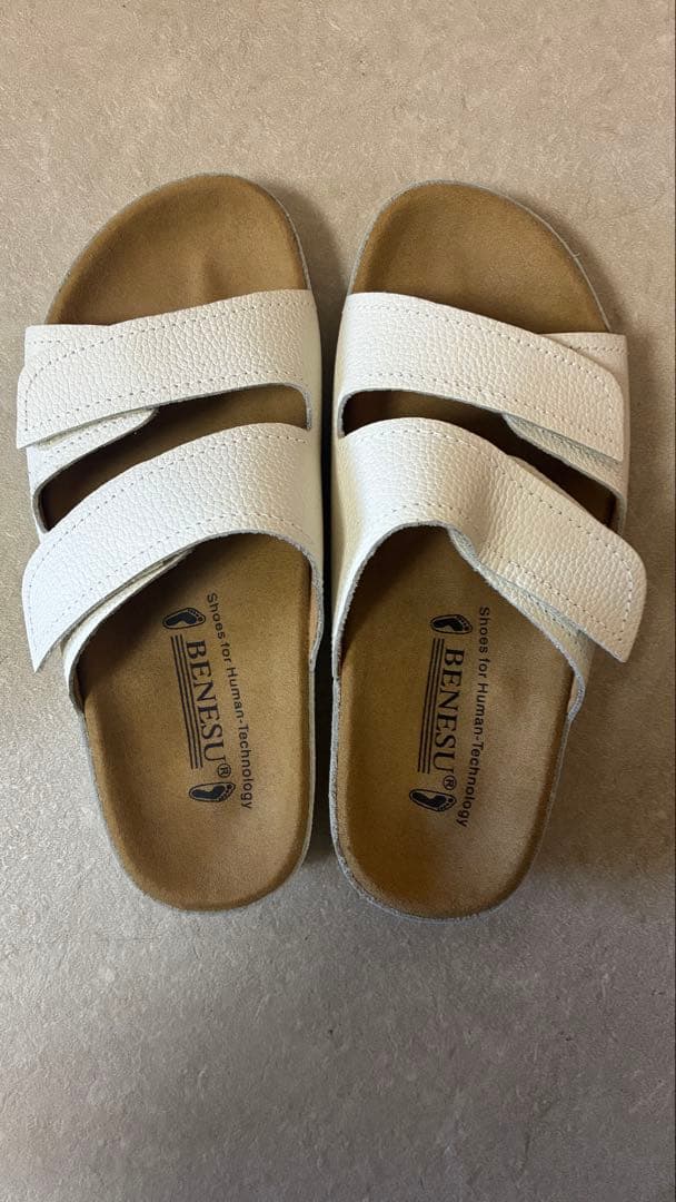 美品ベネッシュ BENESU 外履きサンダル 24㎝ 009W 白 ベネシュ