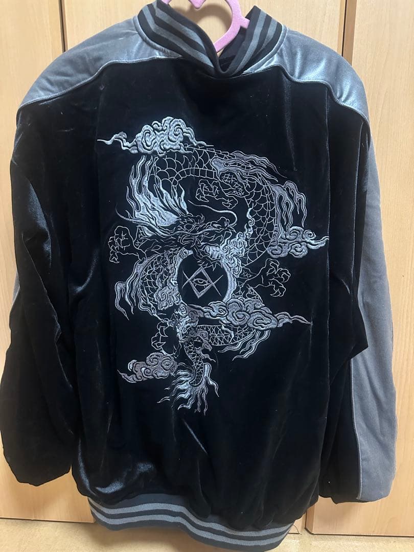 レフレム ドラゴン刺繍ベロアスカジャン