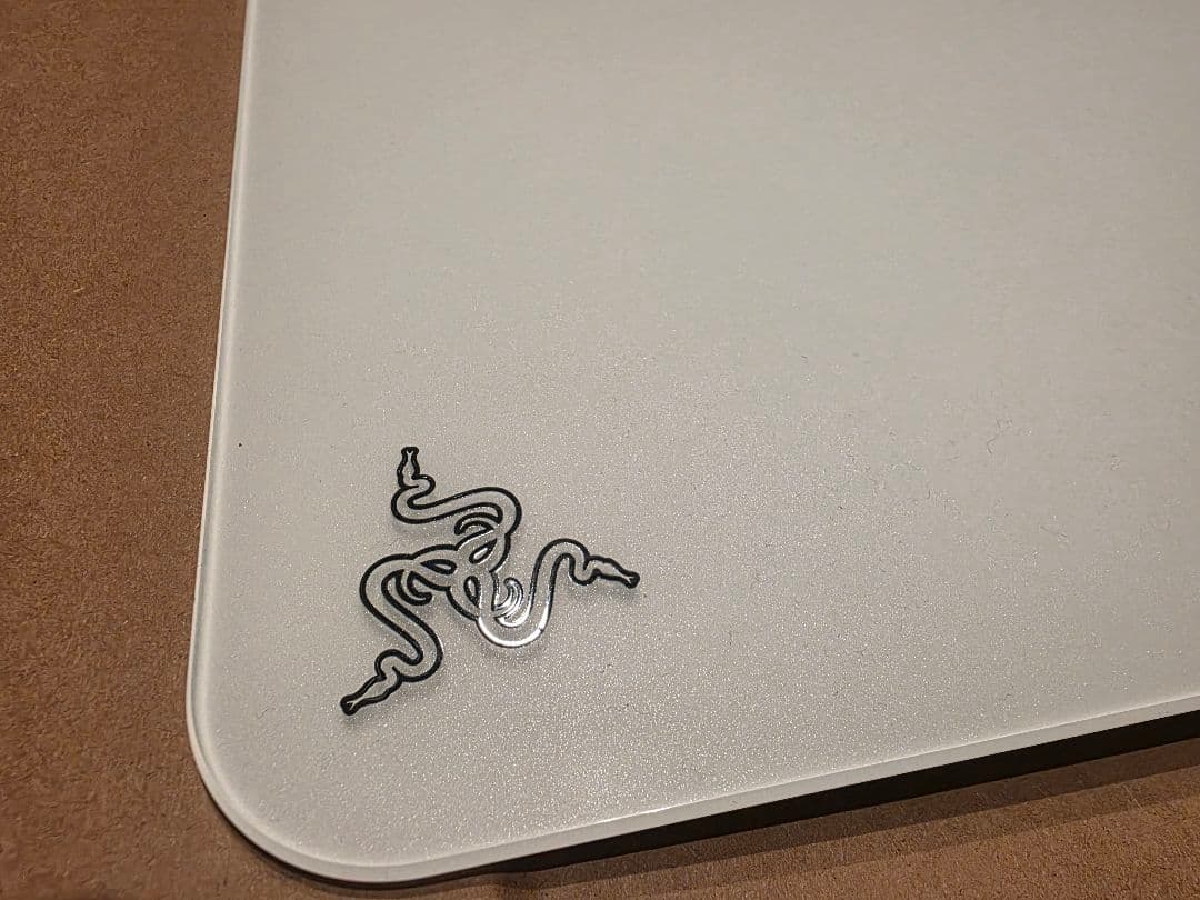 razer atlas 白　マウスパッド　ガラス　箱付き