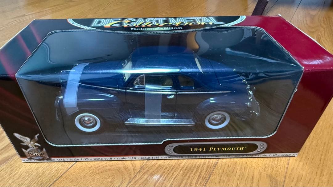 1/18スケール　ミニカー シボレー・インパラ/プリムス 箱入り2台セット