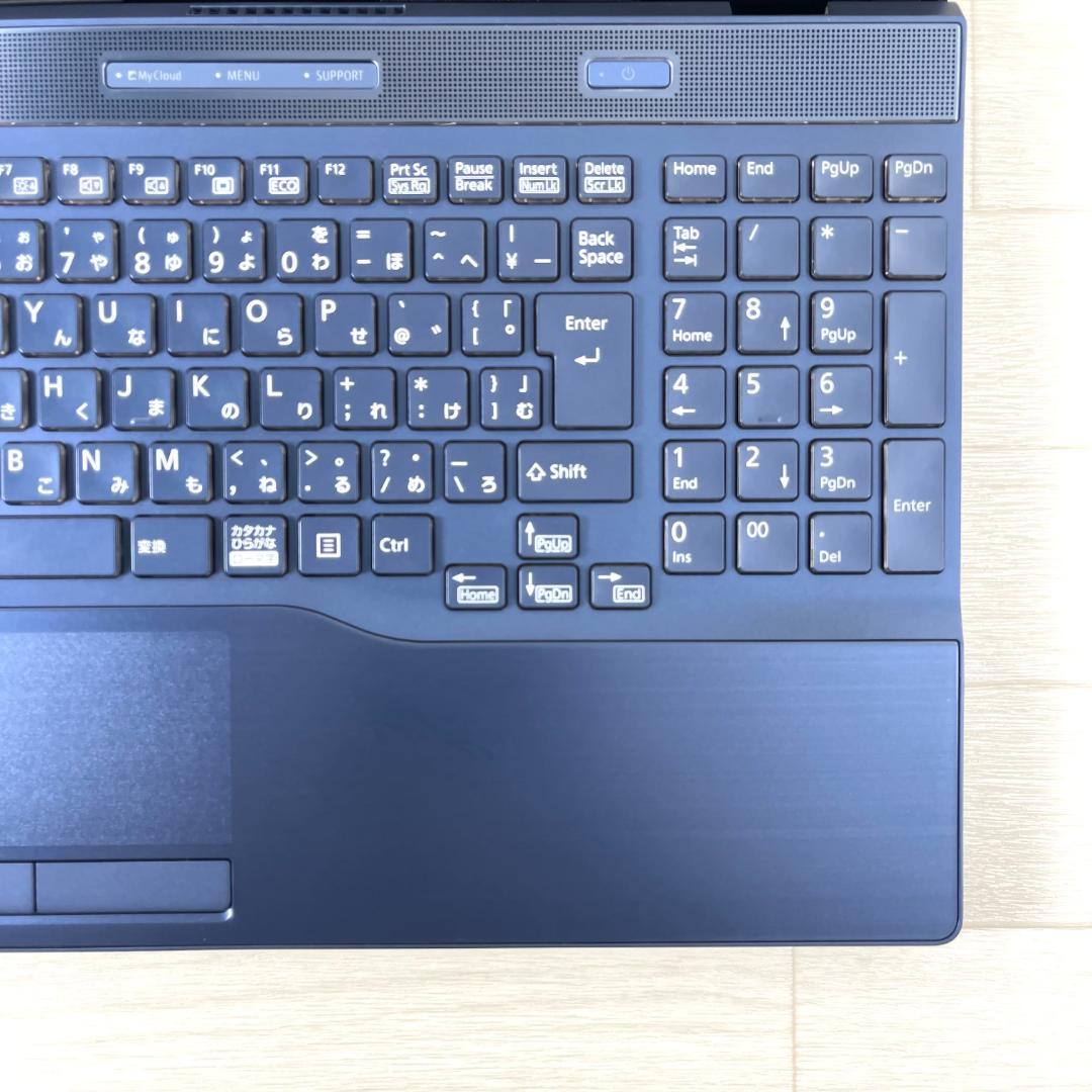 富士通 第8世代i7 新品SSD512＋HDD1T RAM16 ノートパソコン