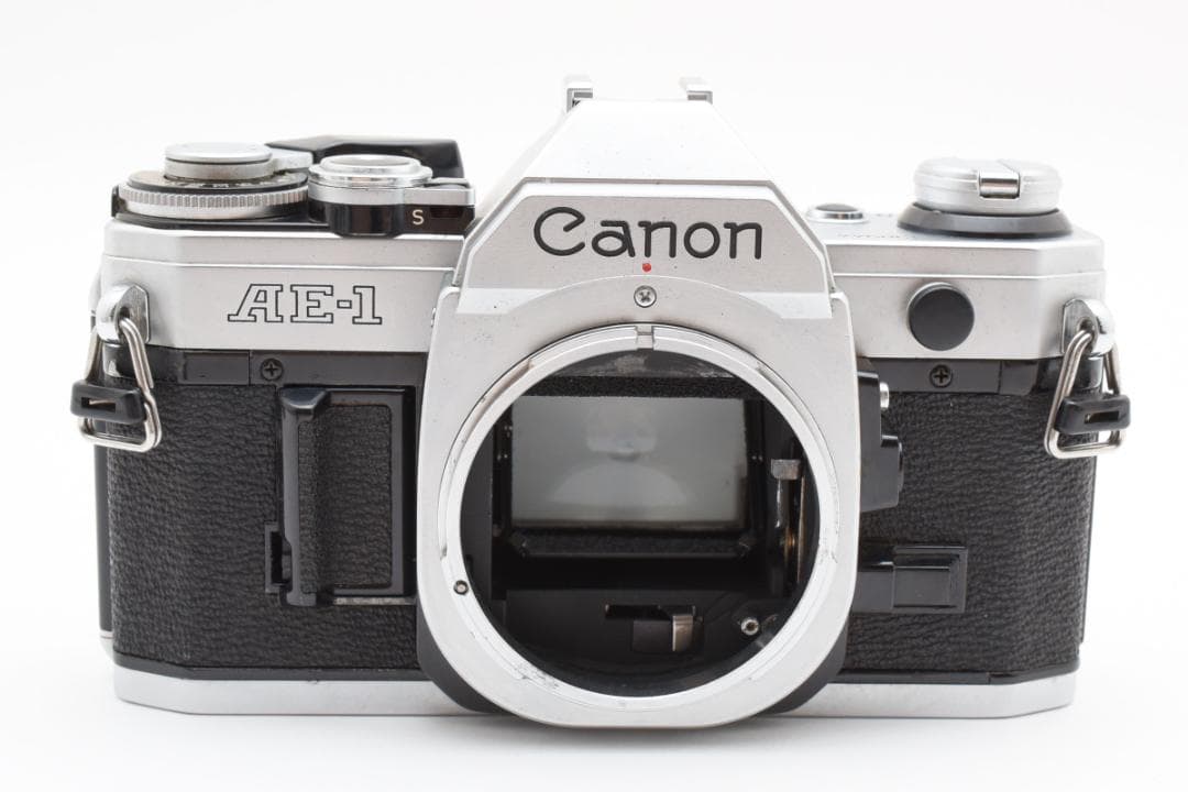 美品 CANON AE-1 シルバー フィルムカメラ　モルト新品交換済 M764