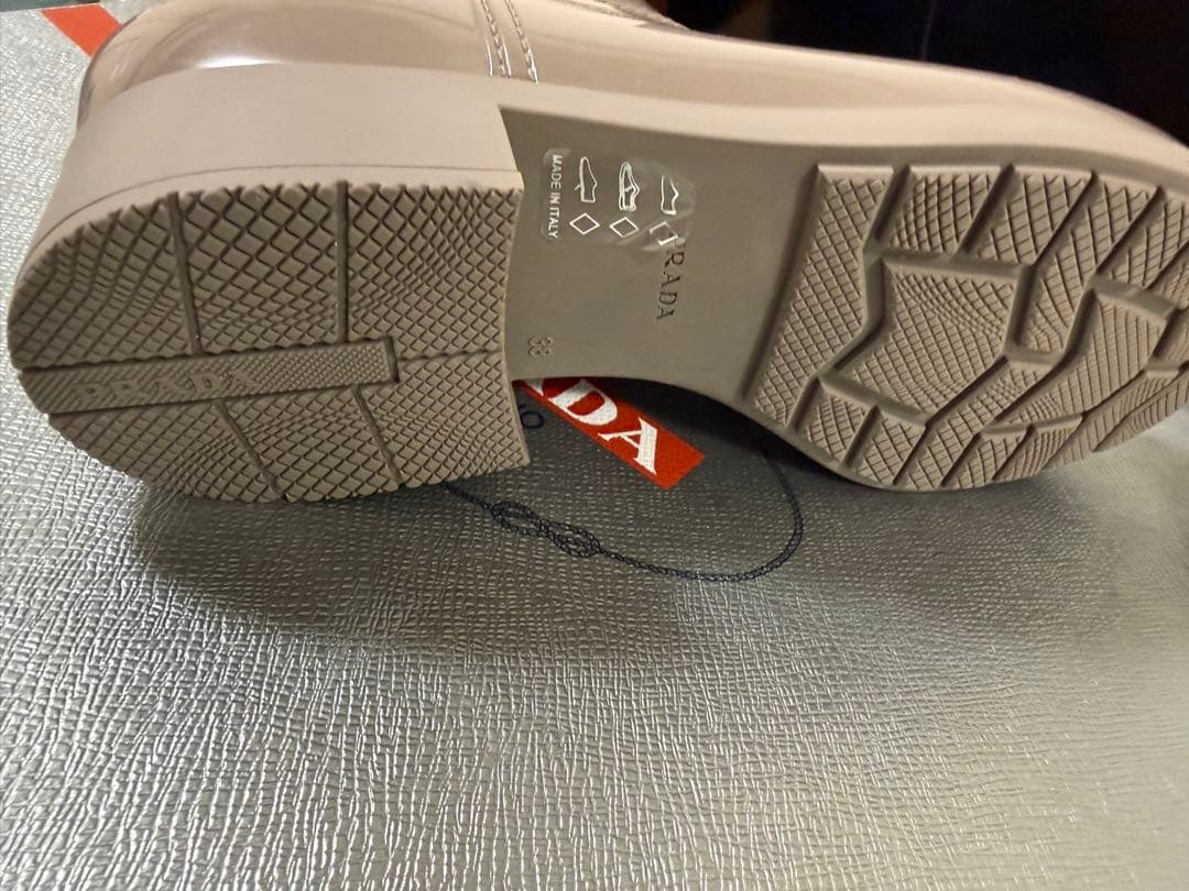 PRADA ベージュ レインブーツ　新品箱付き