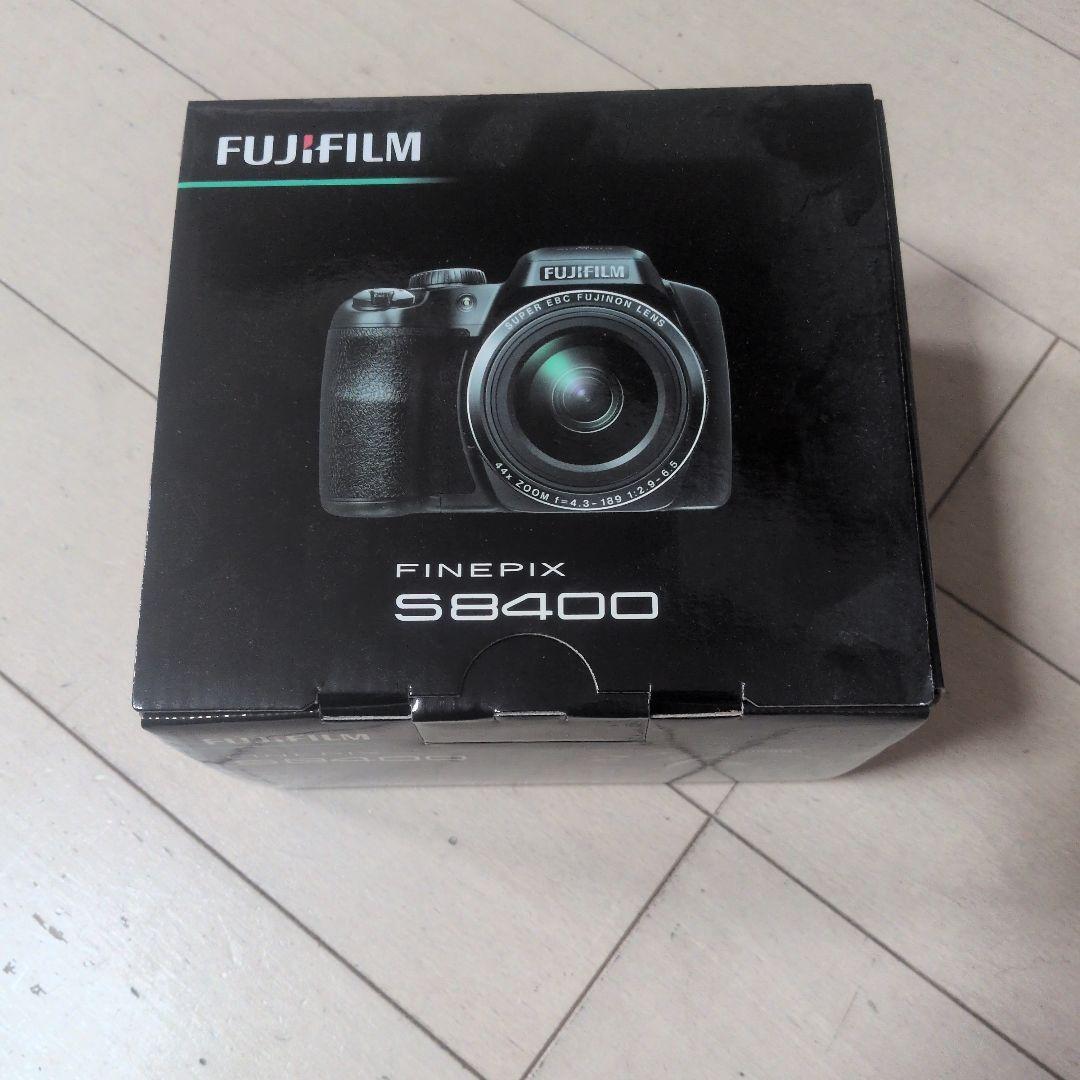 FUJIFILM FINEPIX S8400 本体